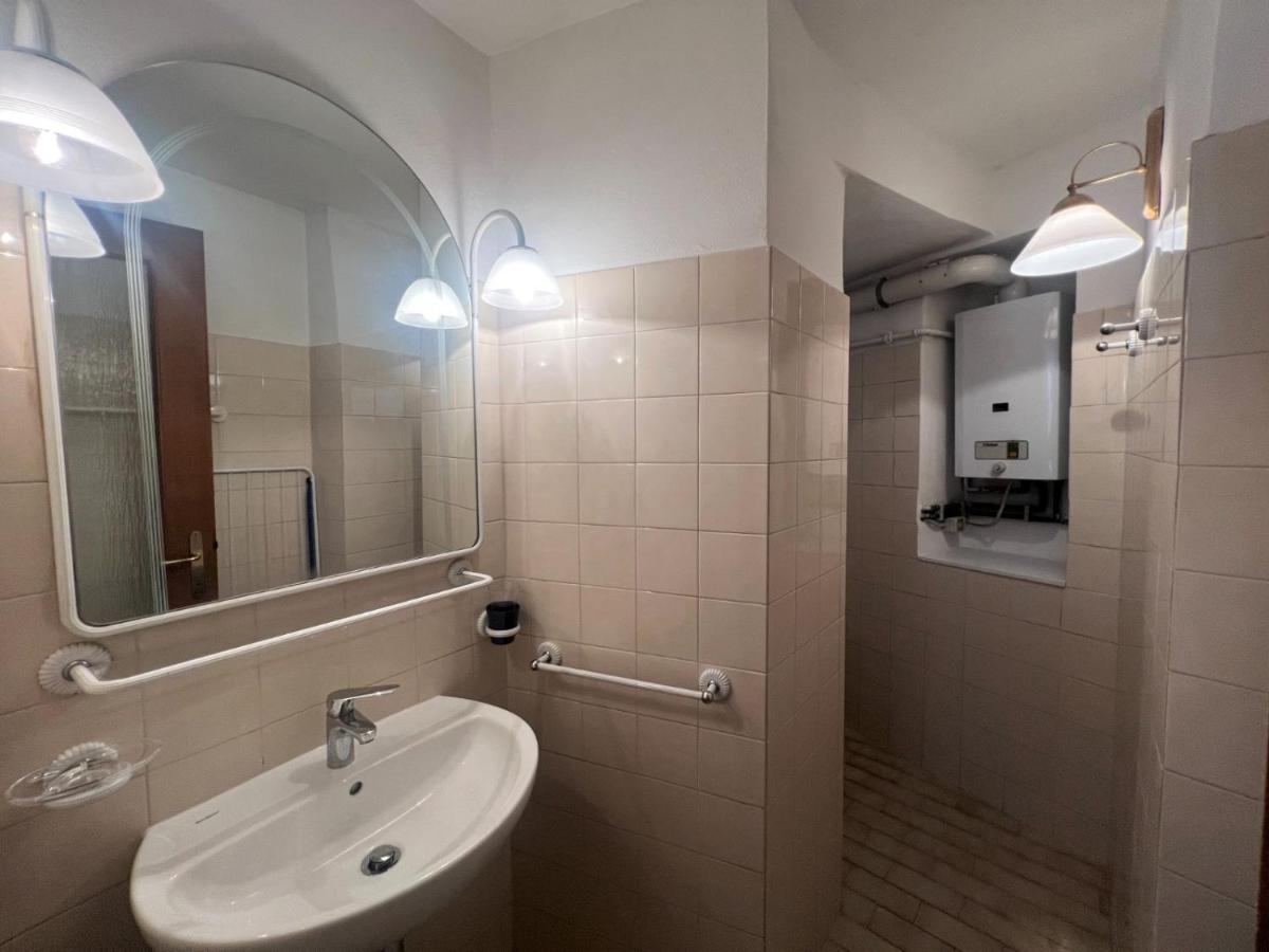 Apartment In Central Square With Lake View レンノ エクステリア 写真